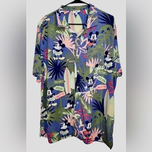 Disney Blue and Green Casual Button Down Shirt large